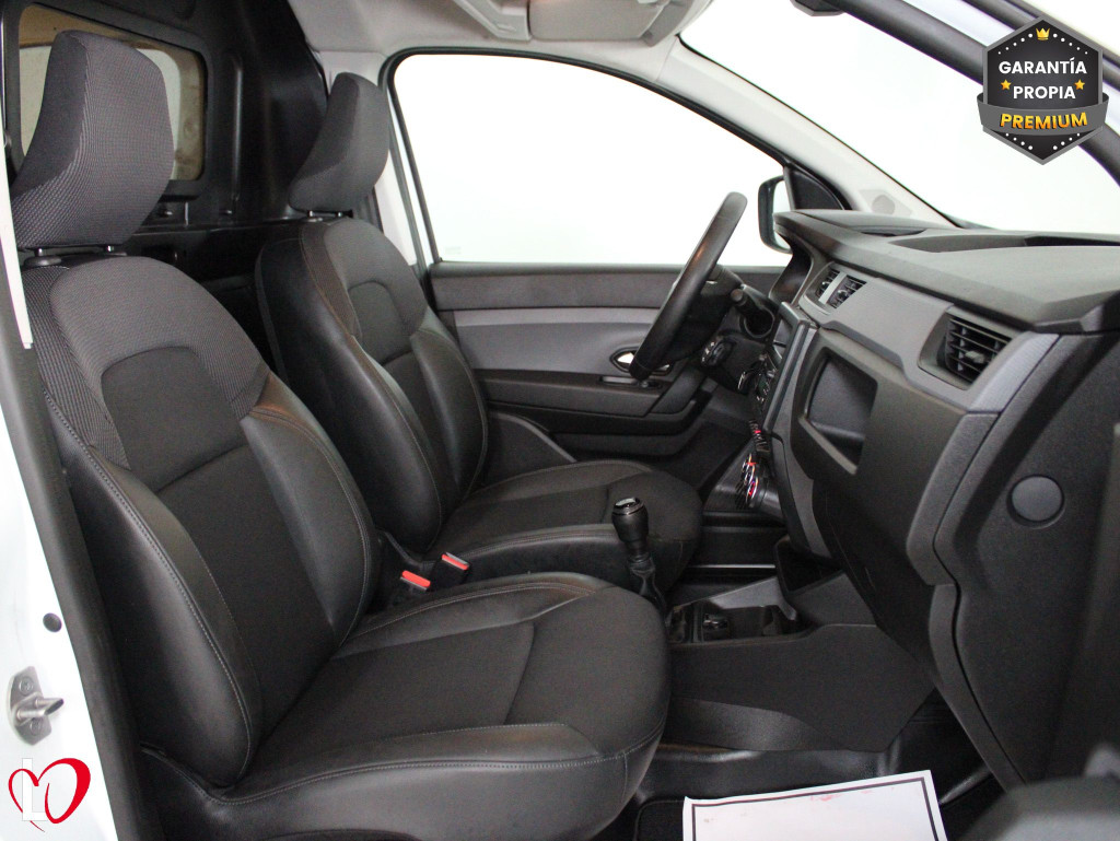 RENAULT EXPRESS 1.5 DCI BLUE FURGÓN 6 VEL 95 de segunda mano