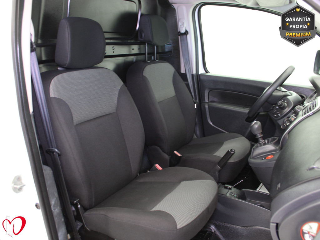 RENAULT KANGOO 1.5 DCI BLUE FURGÓN MAXI 6 VEL 95 de segunda mano