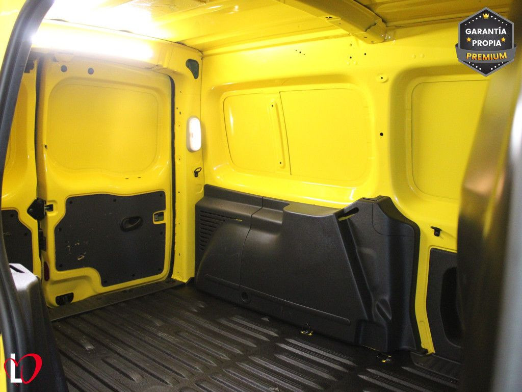 RENAULT KANGOO 1.5 DCI BLUE FURGÓN MAXI 90 de segunda mano