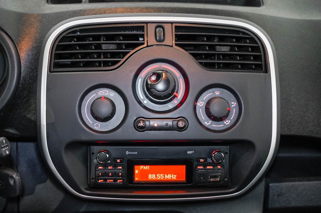 RENAULT KANGOO 1.5 DCI COMBI 5 PLAZAS 75 de segunda mano