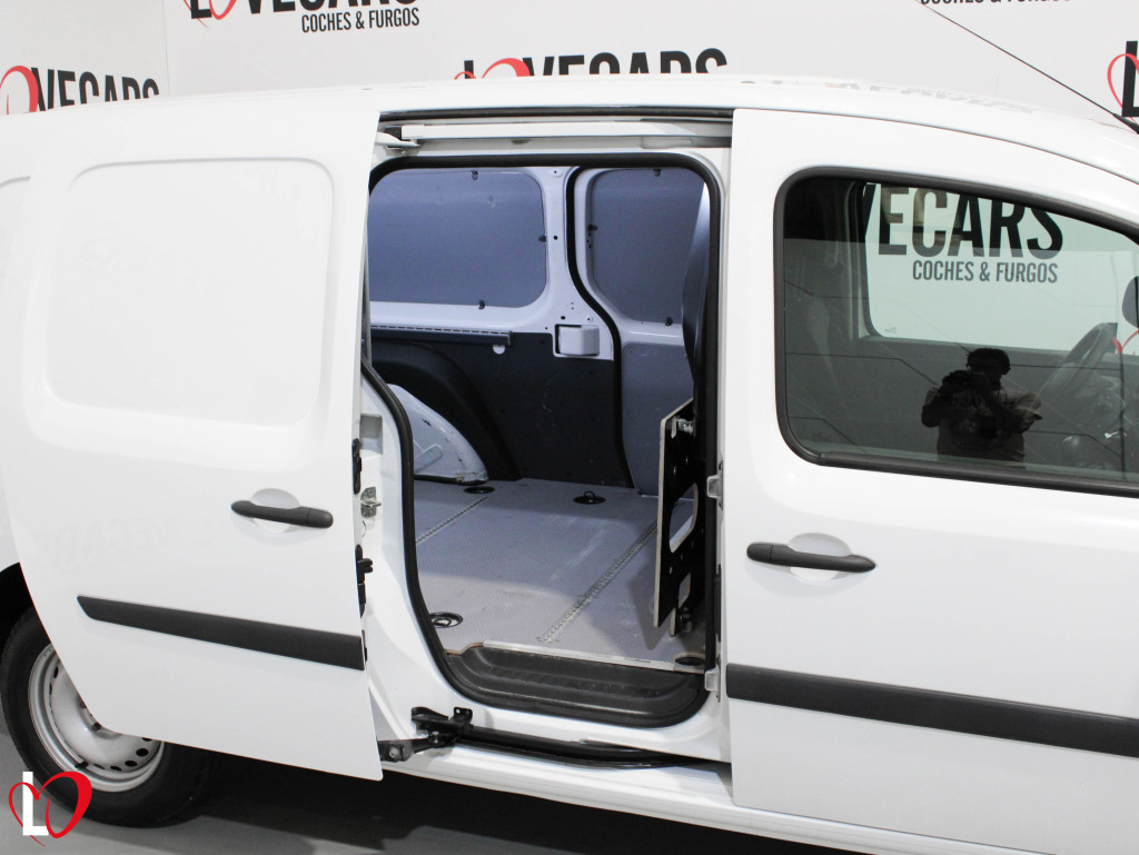 RENAULT KANGOO 1.5 DCI FG MAXI TALLER 2P.L. 110 de segunda mano