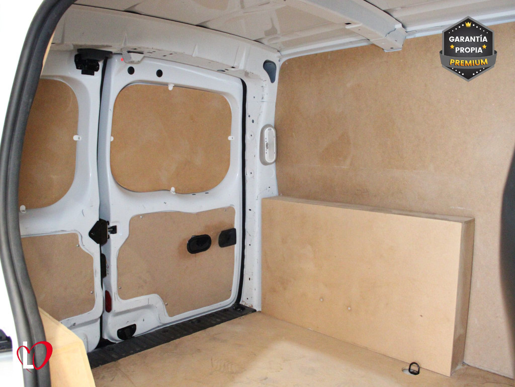 RENAULT KANGOO 1.5 DCI FURGÓN CERRADO 6 VEL 95 de segunda mano