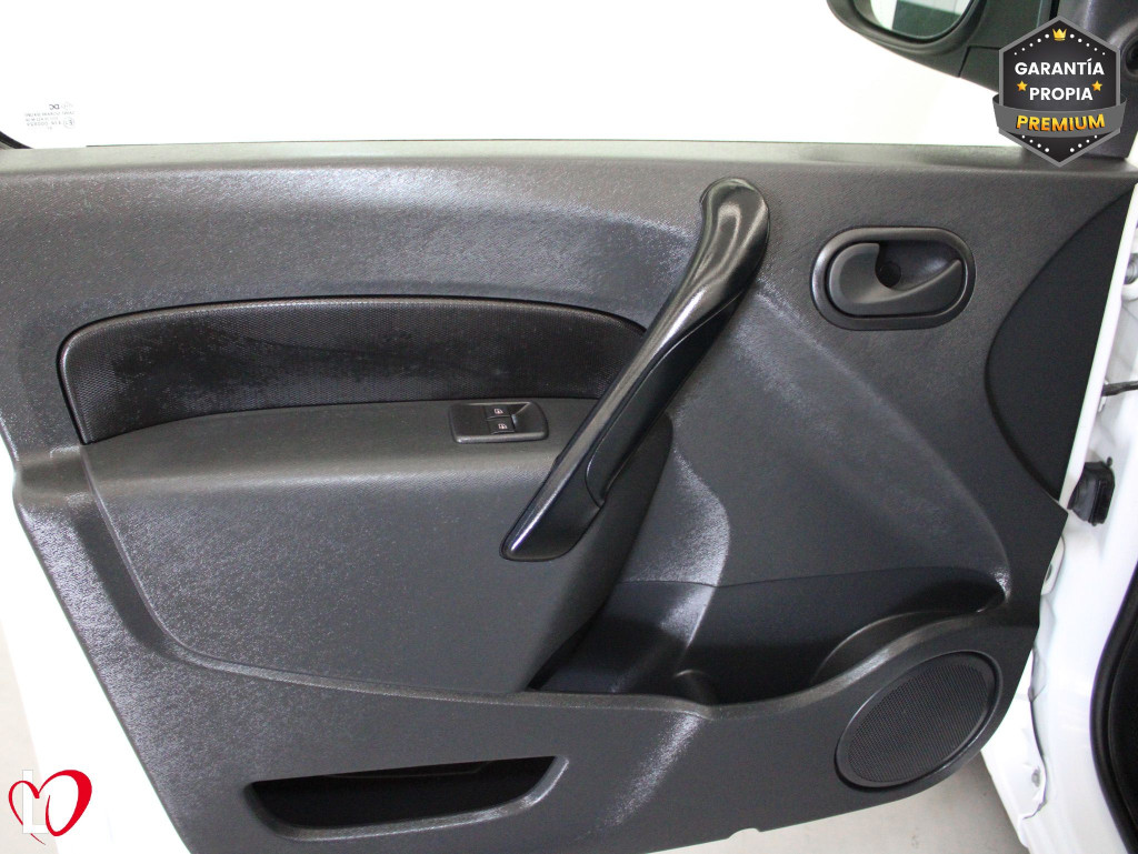 RENAULT KANGOO 1.5 DCI FURGÓN TALLER MAXI 6 VEL 95 de segunda mano