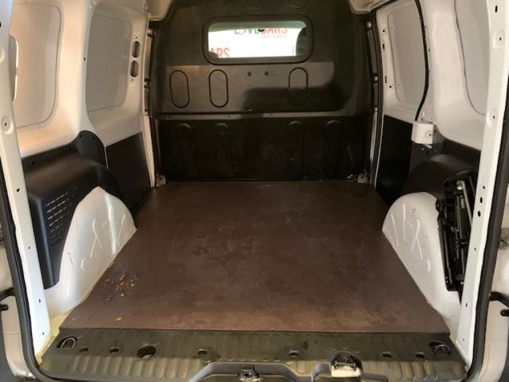 RENAULT KANGOO FURGÓN CERRADO 1.5 DCI de segunda mano