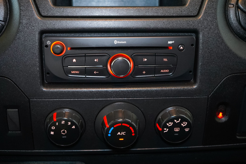 RENAULT MASTER 2.3 DCI 3500 FURGON L2 H2 130 de segunda mano