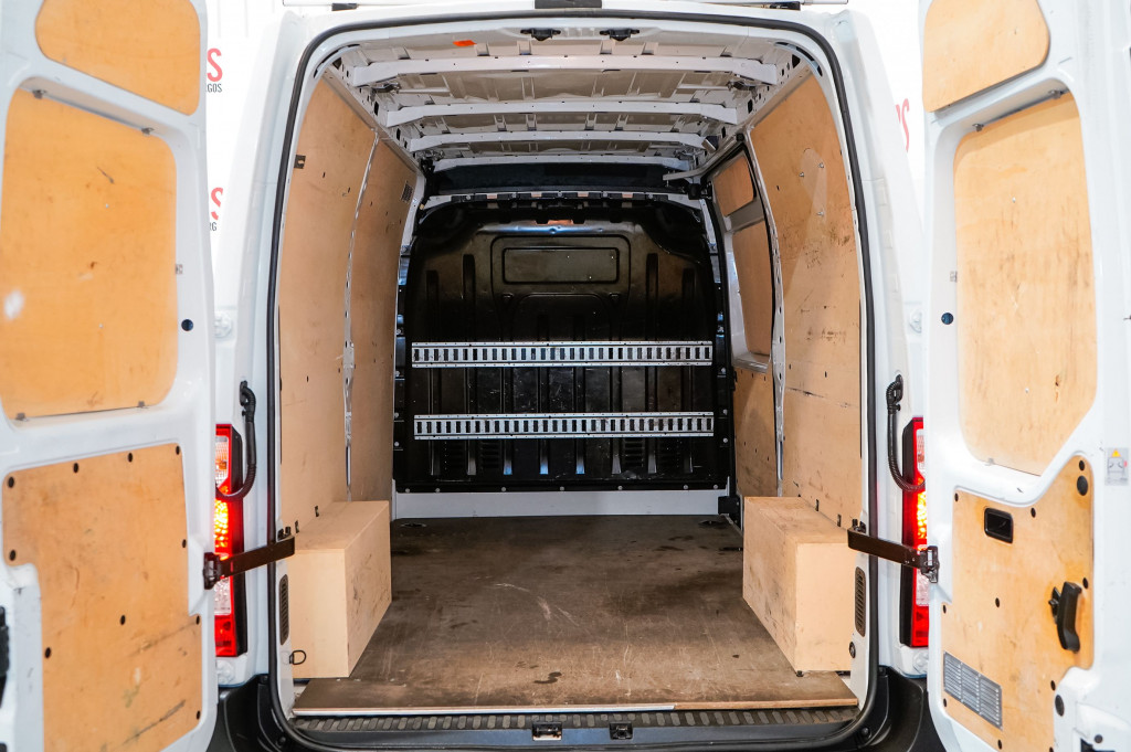 RENAULT MASTER 2.3 DCI 3500 FURGON L2 H2 130 de segunda mano