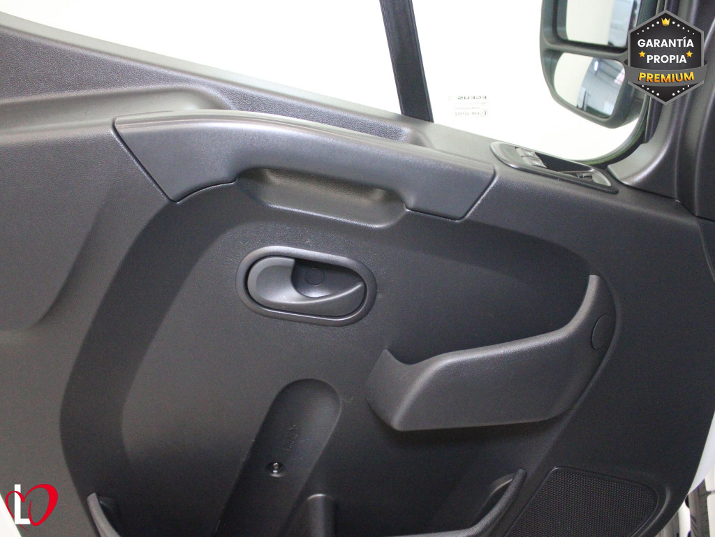 RENAULT MASTER 2.3 DCI FURGON L2H2 3300 GPS 135 de segunda mano