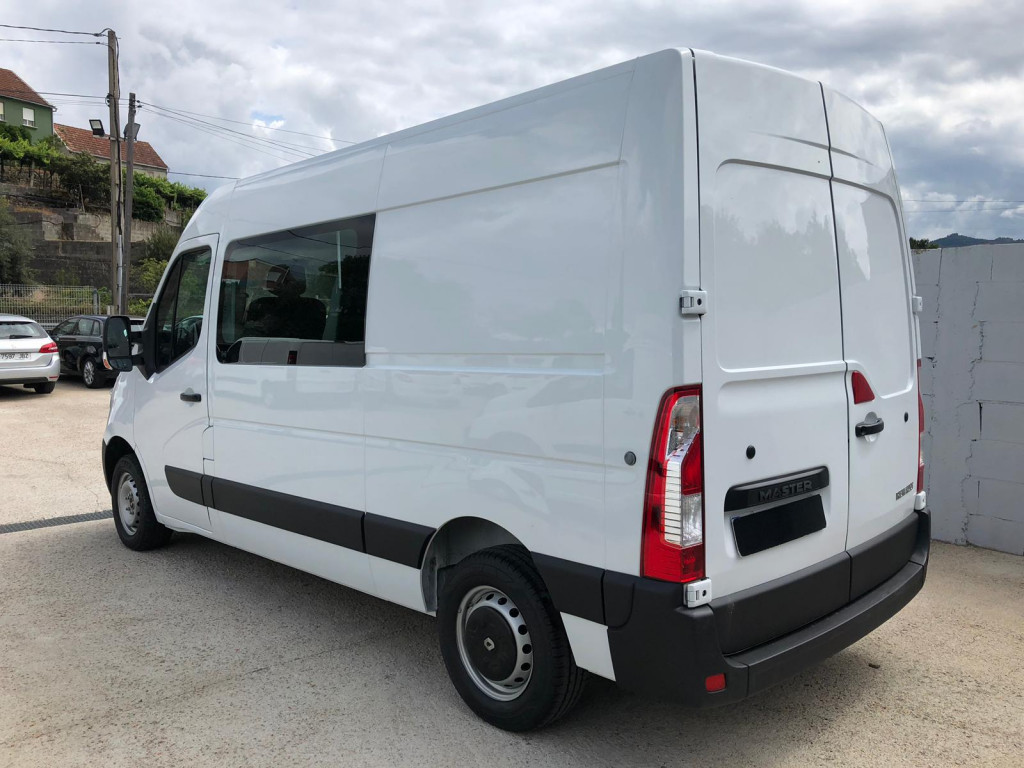 RENAULT MASTER COMBI 7 PLAZAS L2H2 2.3 DCI 3500 110 CV de segunda mano