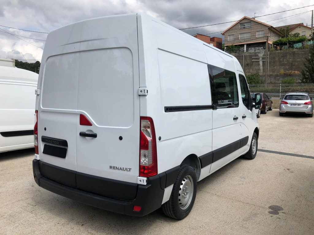 RENAULT MASTER COMBI 7 PLAZAS L2H2 2.3 DCI 3500 110 CV de segunda mano