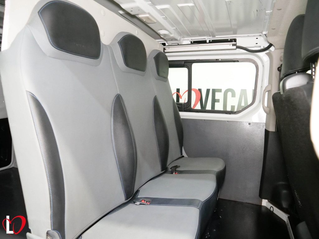 RENAULT TRAFIC 1.6 DCI COMBI 6 LARGA 120 de segunda mano