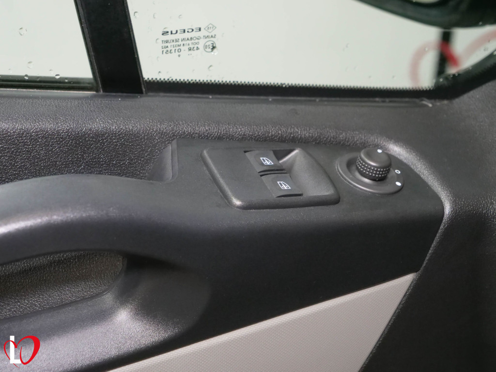 RENAULT TRAFIC 1.6 DCI COMBI 6 LARGA 120 de segunda mano