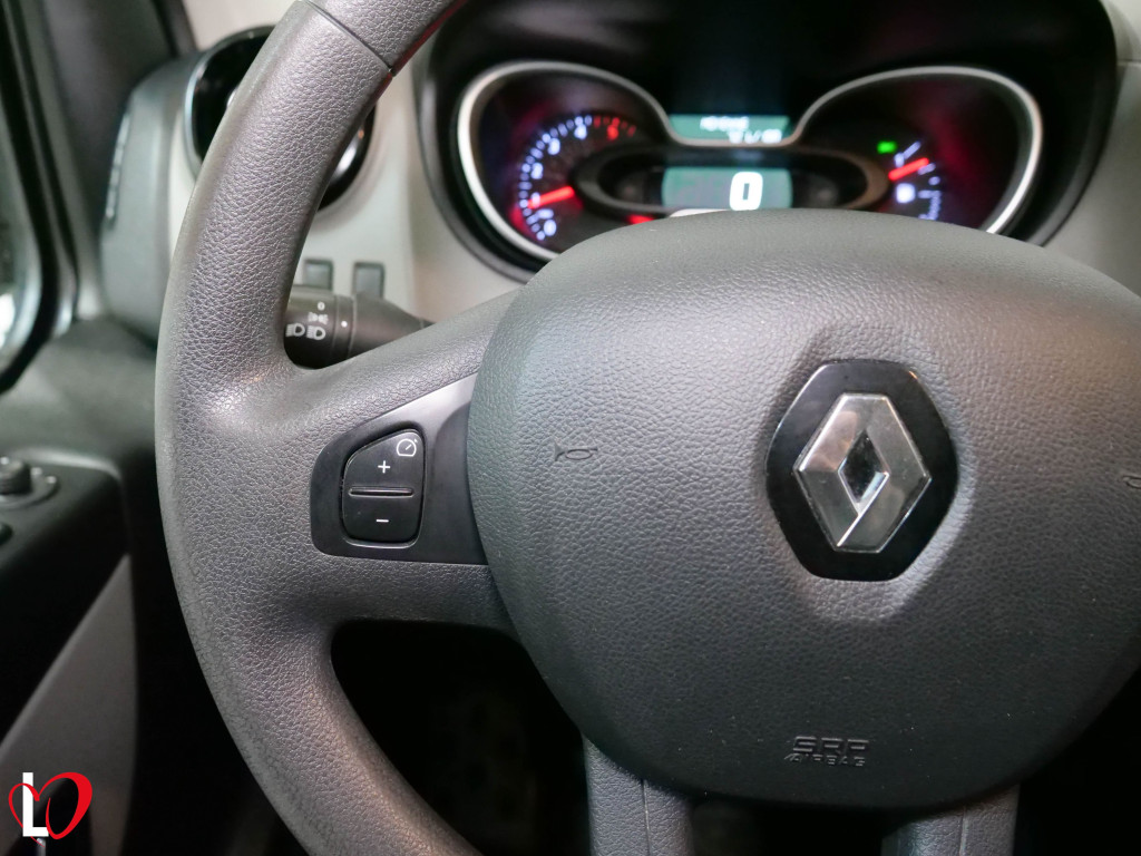 RENAULT TRAFIC 1.6 DCI COMBI 6 LARGA 120 de segunda mano