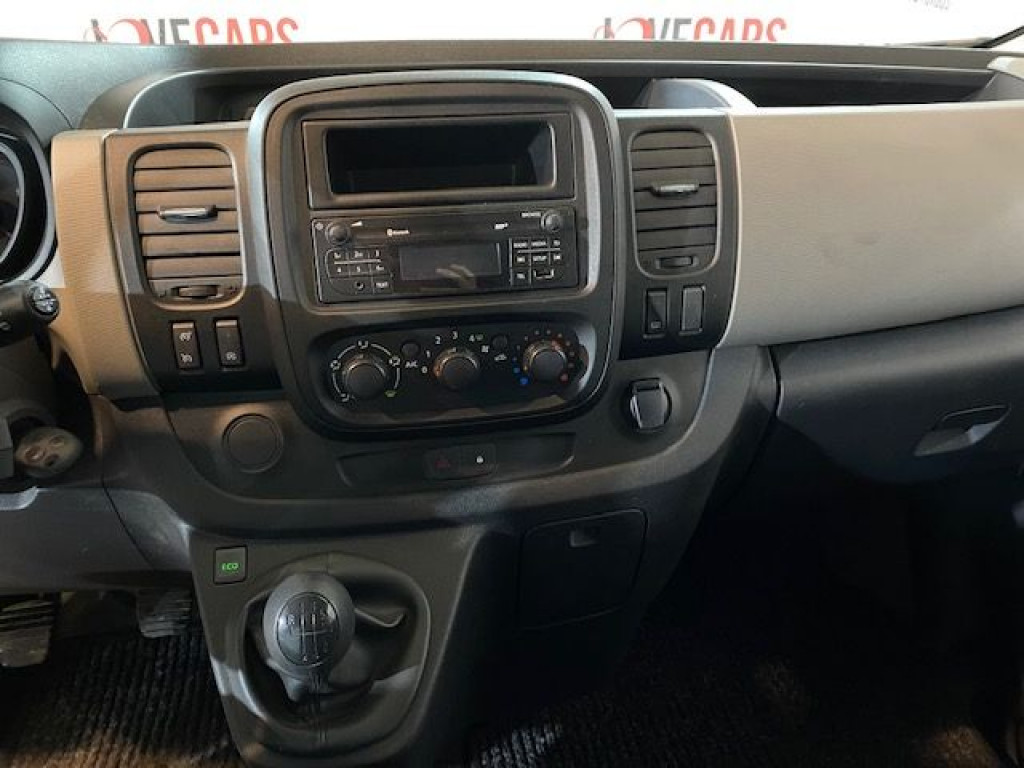 RENAULT TRAFIC 1.6 DCI COMBI 9 PASSENGER 125 de segunda mano