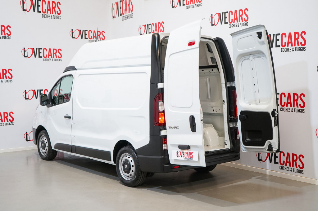 RENAULT TRAFIC 1.6 DCI FURGÓN CERRADO 29 L1 H2 125 de segunda mano