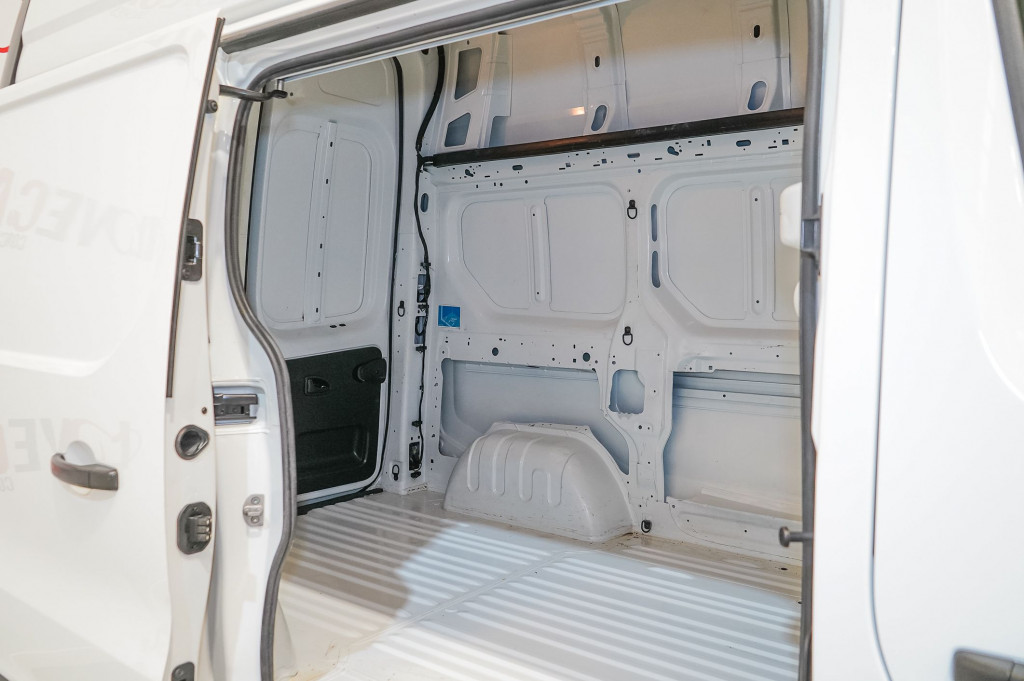 RENAULT TRAFIC 1.6 DCI FURGÓN CERRADO 29 L1 H2 125 de segunda mano
