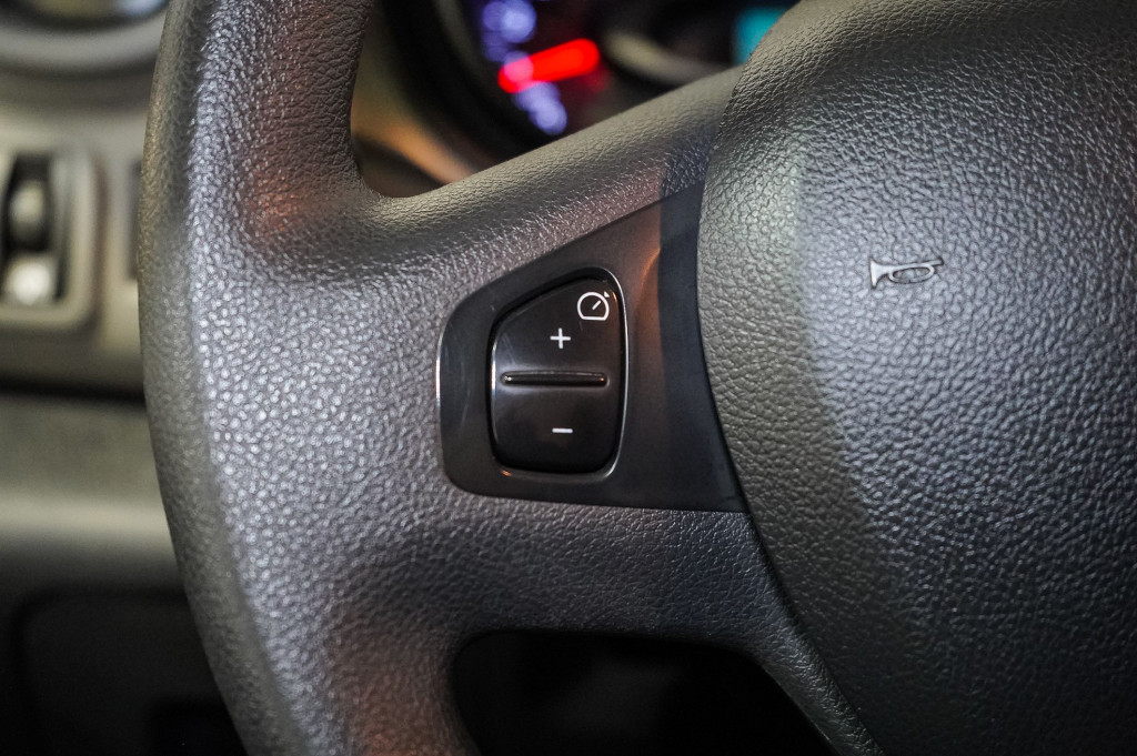 RENAULT TRAFIC 1.6 DCI FURGÓN CERRADO L2 6 VEL 95 de segunda mano