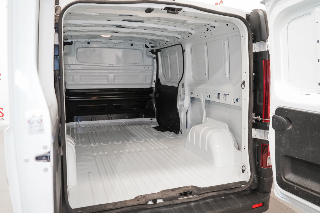 RENAULT TRAFIC 1.6 DCI FURGÓN CERRADO L2 H1 120 de segunda mano