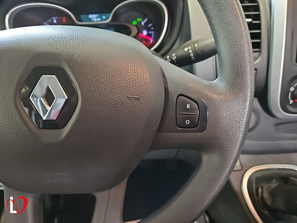 RENAULT TRAFIC 1.6 DCI FURGON L1 H1 95 de segunda mano