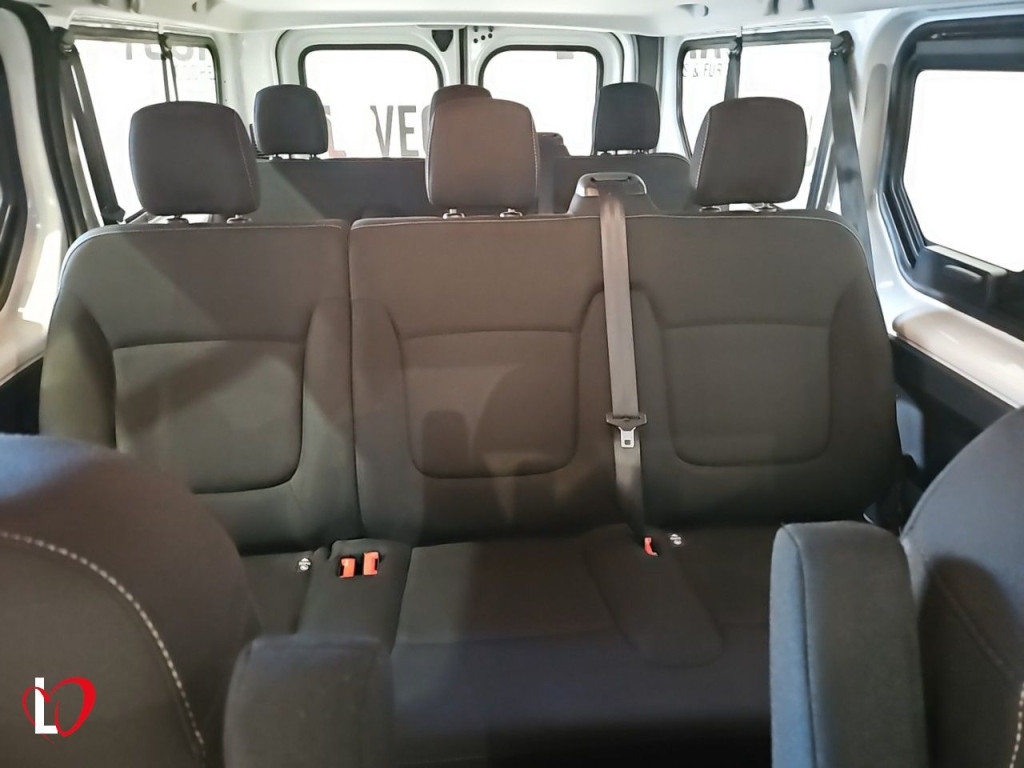 RENAULT TRAFIC 1.6 DCI ZEN L2 8 PLAZAS 125 de segunda mano
