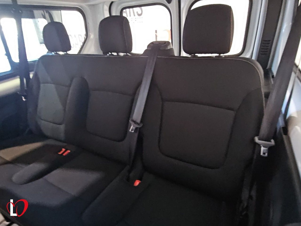 RENAULT TRAFIC 1.6 DCI ZEN L2 8 PLAZAS 125 de segunda mano