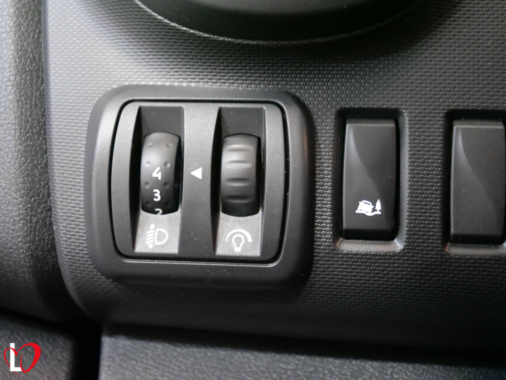 RENAULT TRAFIC 2.0 DCI COMBI 6 L2 120 de segunda mano