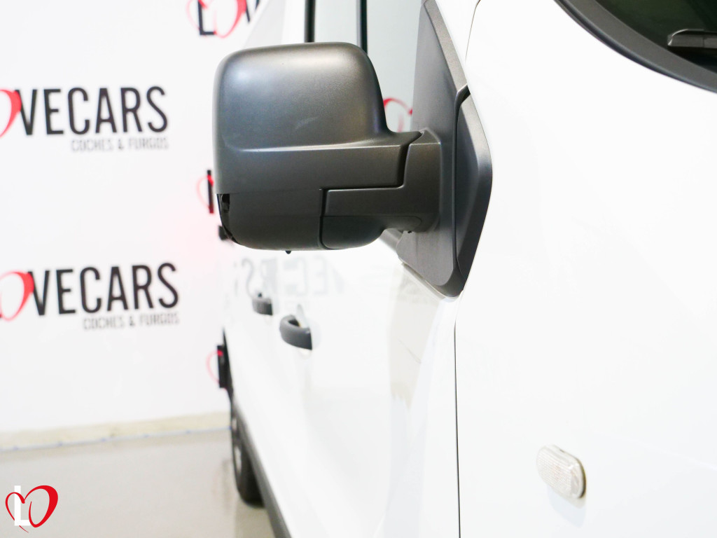 RENAULT TRAFIC 2.0 DCI COMBI 6 L2 120 de segunda mano
