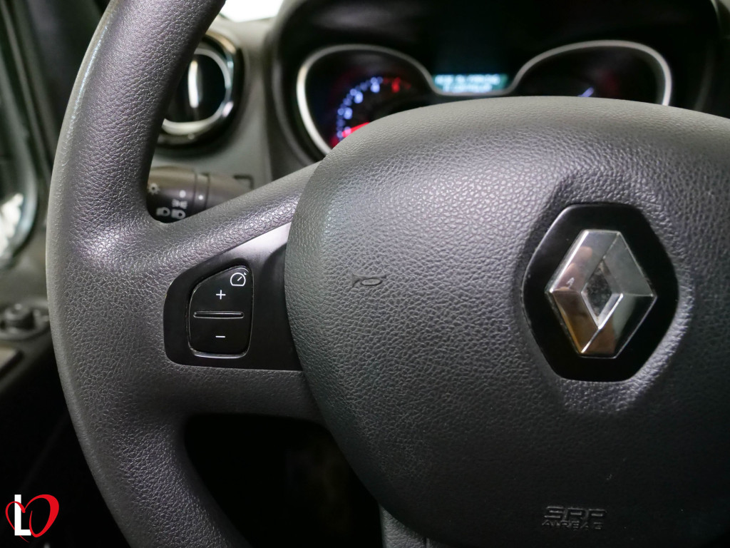 RENAULT TRAFIC 2.0 DCI FURGON L2 120 de segunda mano