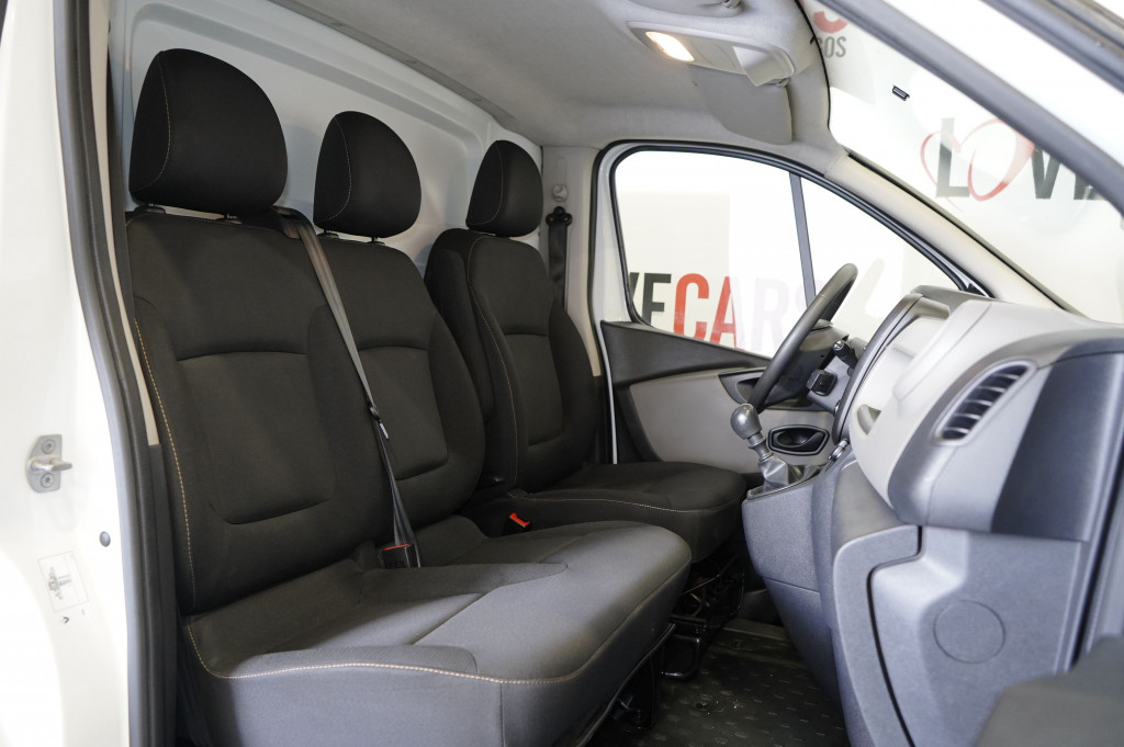 RENAULT TRAFIC DCI FURGON CERRADO 90 de segunda mano