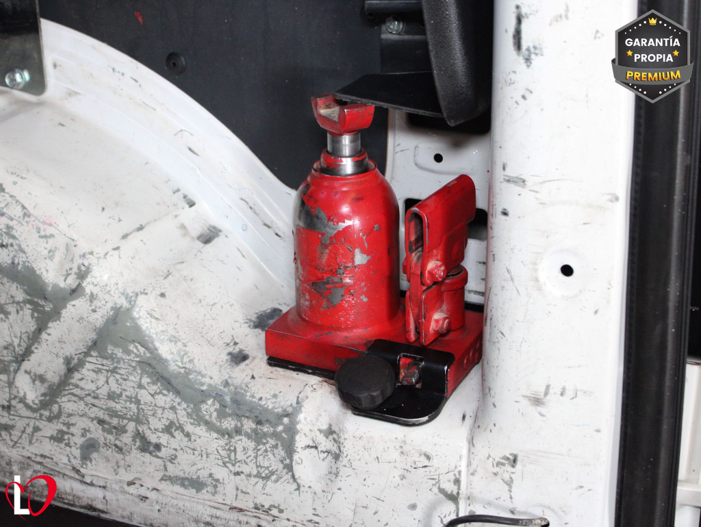 VOLKSWAGEN CADDY 2.0 TDI 4 MOTION FURGÓN TALLER 122 de segunda mano