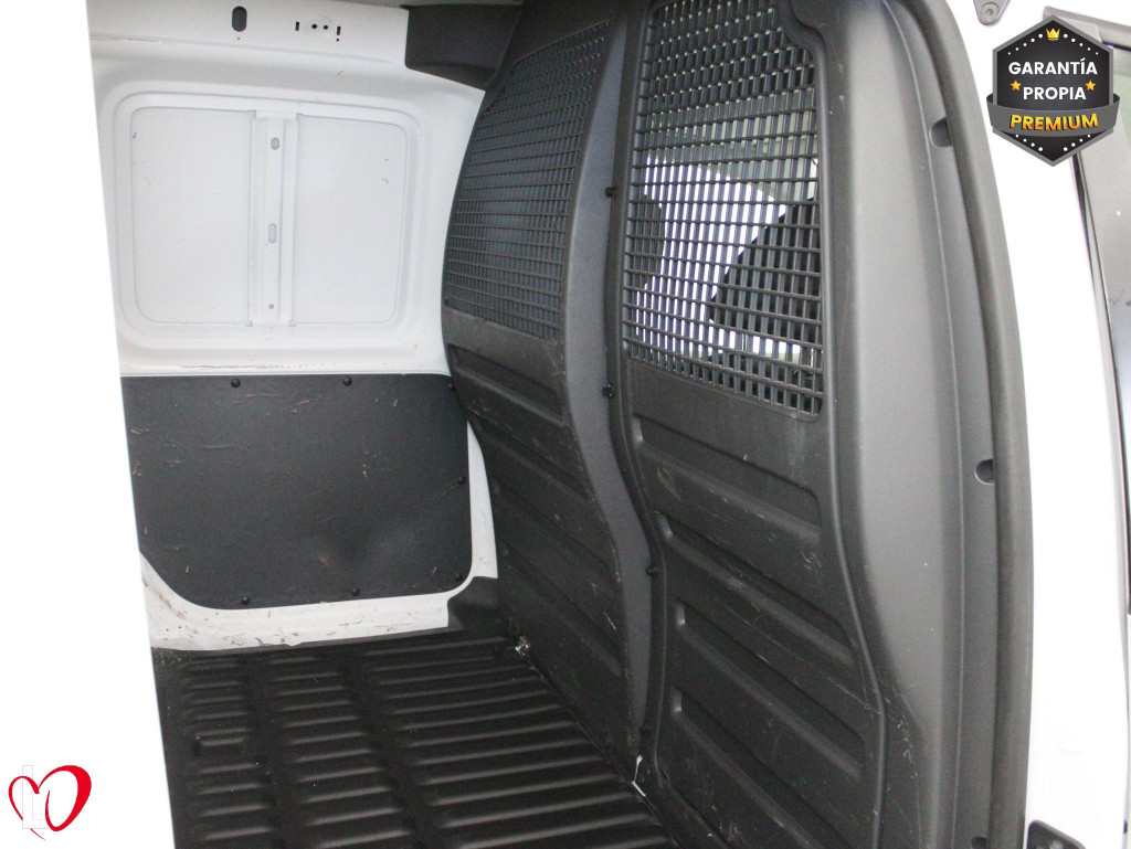VOLKSWAGEN CADDY 2.0 TDI BMT FURGÓN CERRADO 102 de segunda mano