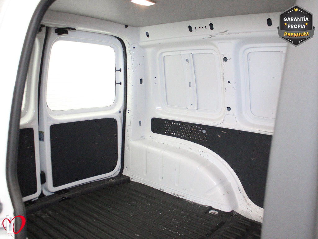 VOLKSWAGEN CADDY 2.0 TDI BMT FURGÓN CERRADO 102 de segunda mano
