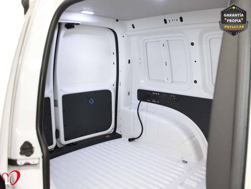 VOLKSWAGEN CADDY 2.0 TDI BUSINESS FURGÓN 4X4 6 VEL 122 de segunda mano