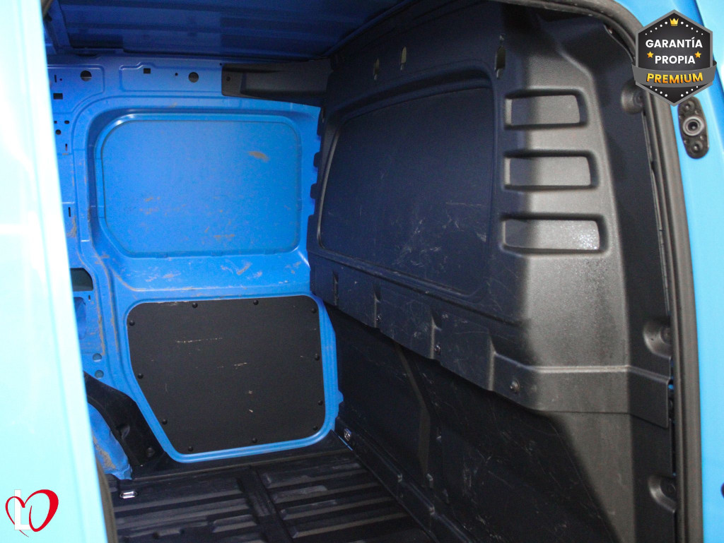 VOLKSWAGEN CADDY 2.0 TDI FURGÓN CARGO 6 VEL 75 de segunda mano