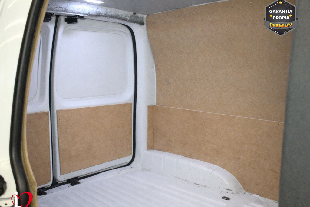 VOLKSWAGEN CADDY 2.0 TDI FURGÓN CERRADO 102 de segunda mano