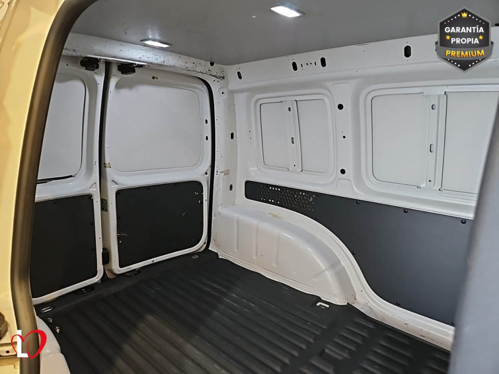 VOLKSWAGEN CADDY 2.0 TDI FURGÓN CERRADO 102 de segunda mano