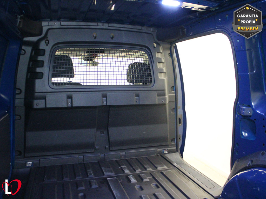 VOLKSWAGEN CADDY 2.0 TDI FURGÓN CERRADO MAXI 102 de segunda mano