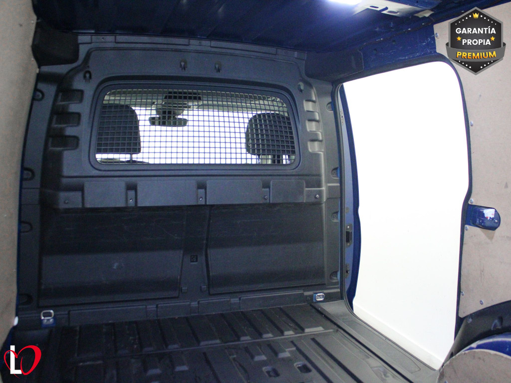 VOLKSWAGEN CADDY 2.0 TDI FURGÓN CERRADO MAXI 102 de segunda mano