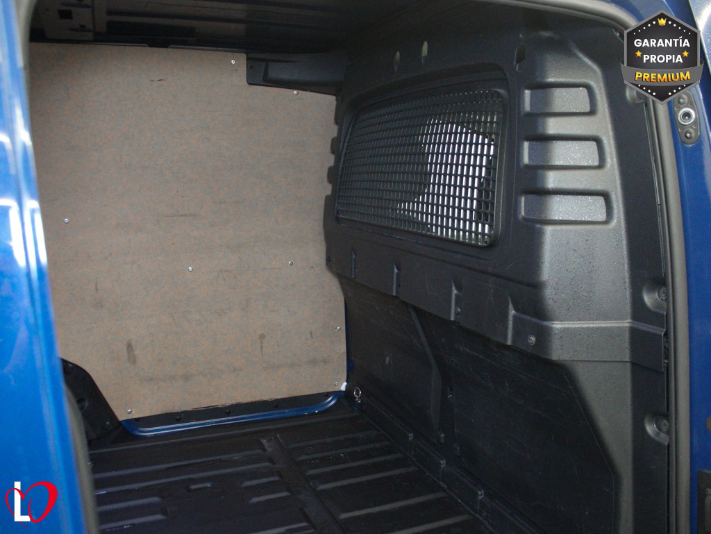 VOLKSWAGEN CADDY 2.0 TDI FURGÓN CERRADO MAXI 102 de segunda mano