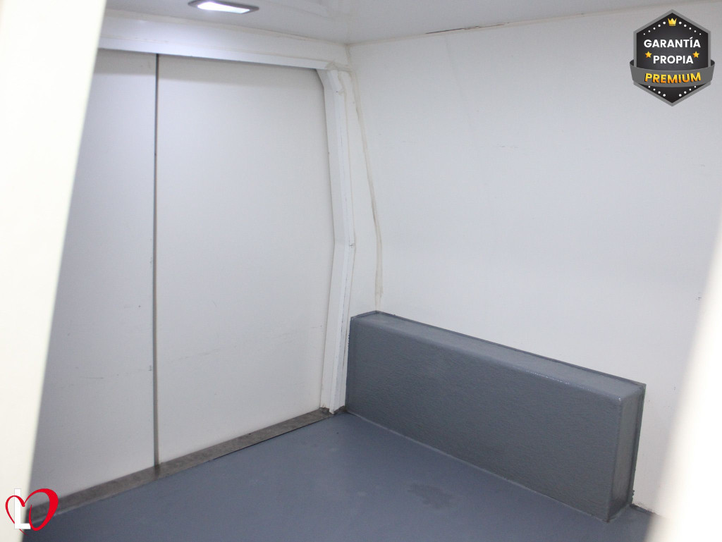 VOLKSWAGEN CADDY 2.0 TDI FURGÓN ISOTERMO 102 de segunda mano