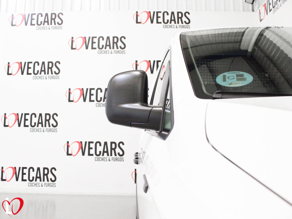 VOLKSWAGEN CADDY 2.0 TDI FURGON MAXI 102 de segunda mano