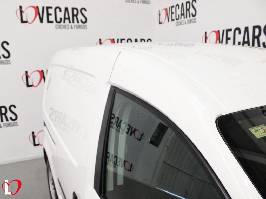 VOLKSWAGEN CADDY 2.0 TDI FURGON MAXI 102 de segunda mano