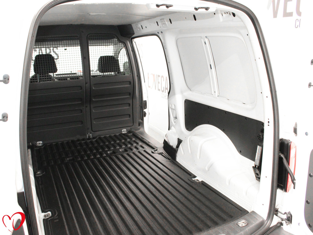 VOLKSWAGEN CADDY 2.0 TDI FURGON MAXI 102 de segunda mano