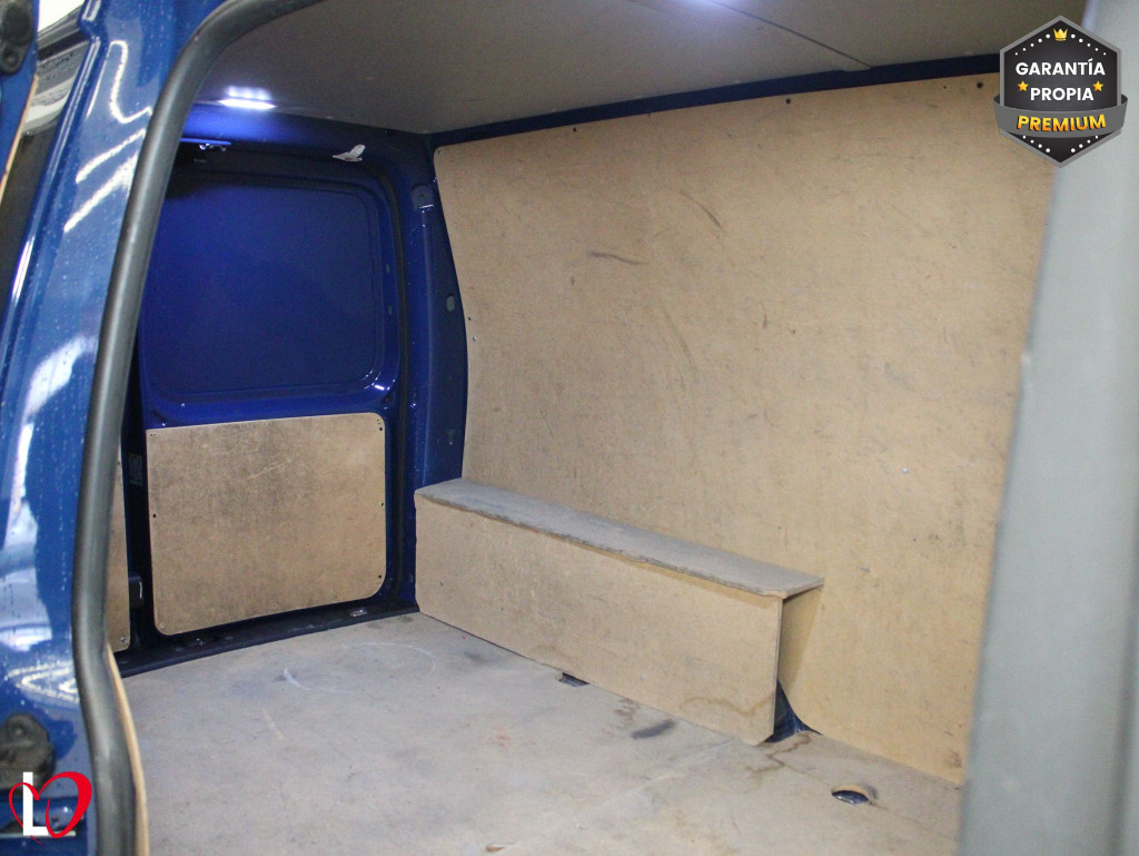 VOLKSWAGEN CADDY 2.0 TDI FURGÓN MAXI BUSINESS 102 de segunda mano