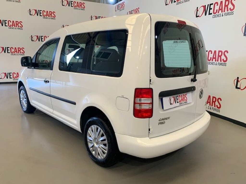 VOLKSWAGEN CADDY COMBI 5 PLAZAS 1.6 TDI BMT de segunda mano