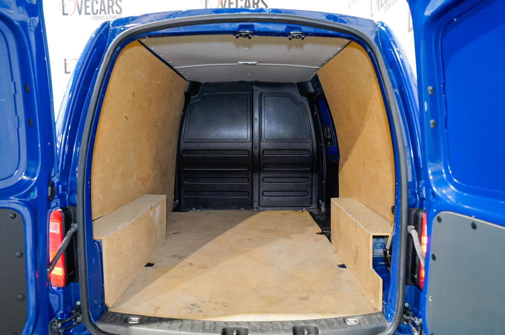 VOLKSWAGEN CADDY MAXI 2.0 TDI FURGÓN CERRADO MAXI 102 de segunda mano