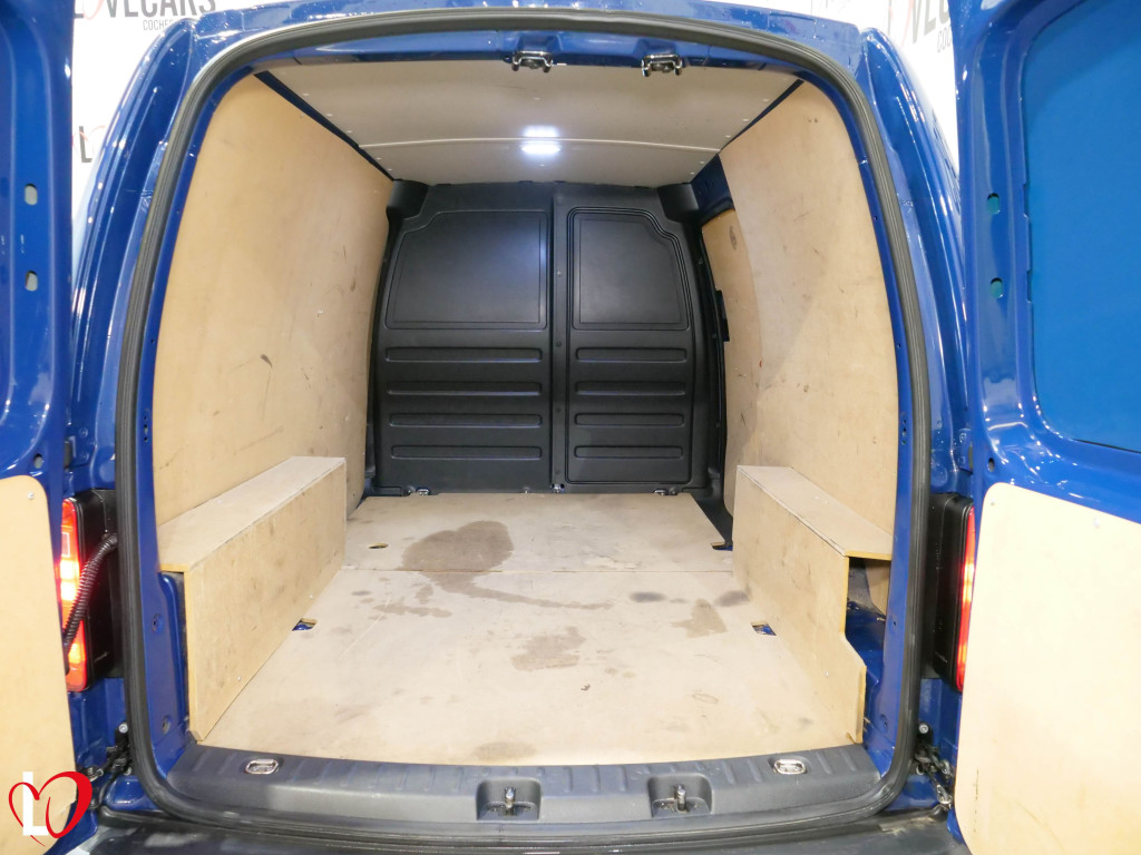 VOLKSWAGEN CADDY MAXI 2.0 TDI FURGÓN CERRADO MAXI 102 de segunda mano