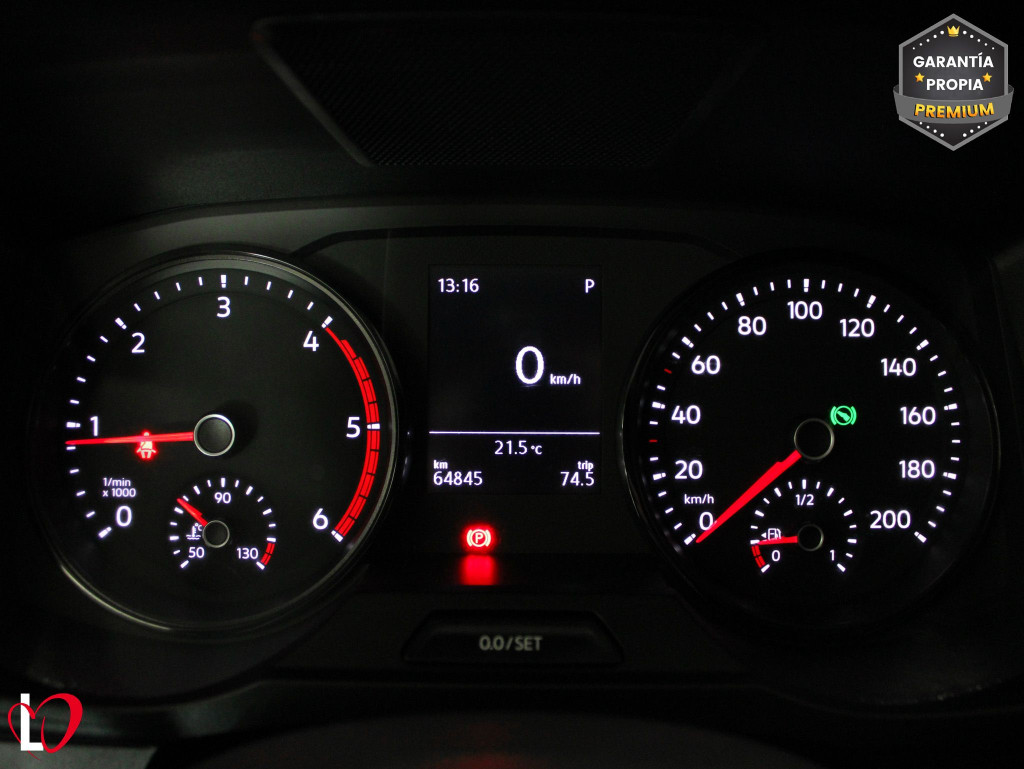 VOLKSWAGEN CRAFTER 2.0 TDI DSG 35 FURGÓN BATALLA MEDIA 177 de segunda mano