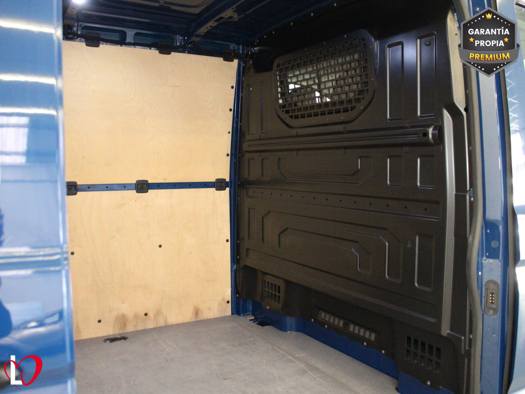 VOLKSWAGEN CRAFTER 2.0 TDI DSG 35 FURGÓN BATALLA MEDIA 177 de segunda mano