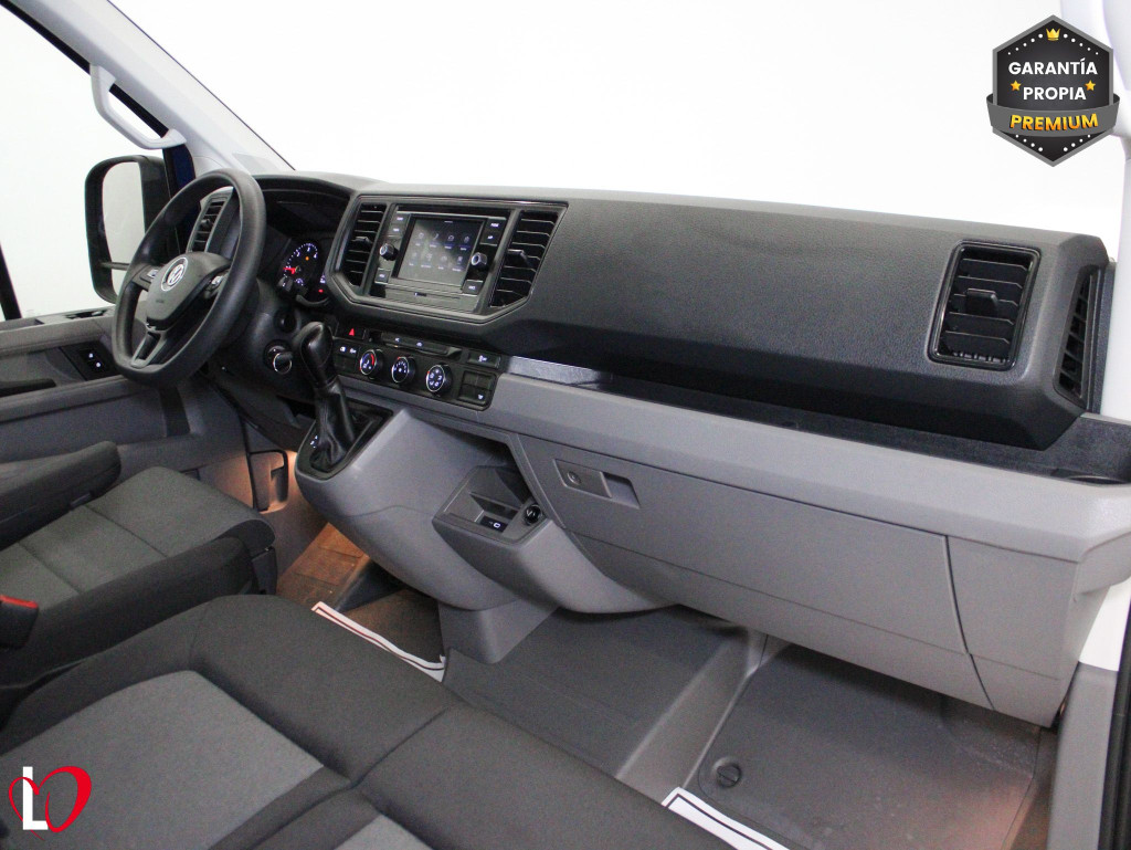 VOLKSWAGEN CRAFTER 2.0 TDI DSG 35 FURGÓN BATALLA MEDIA 177 de segunda mano