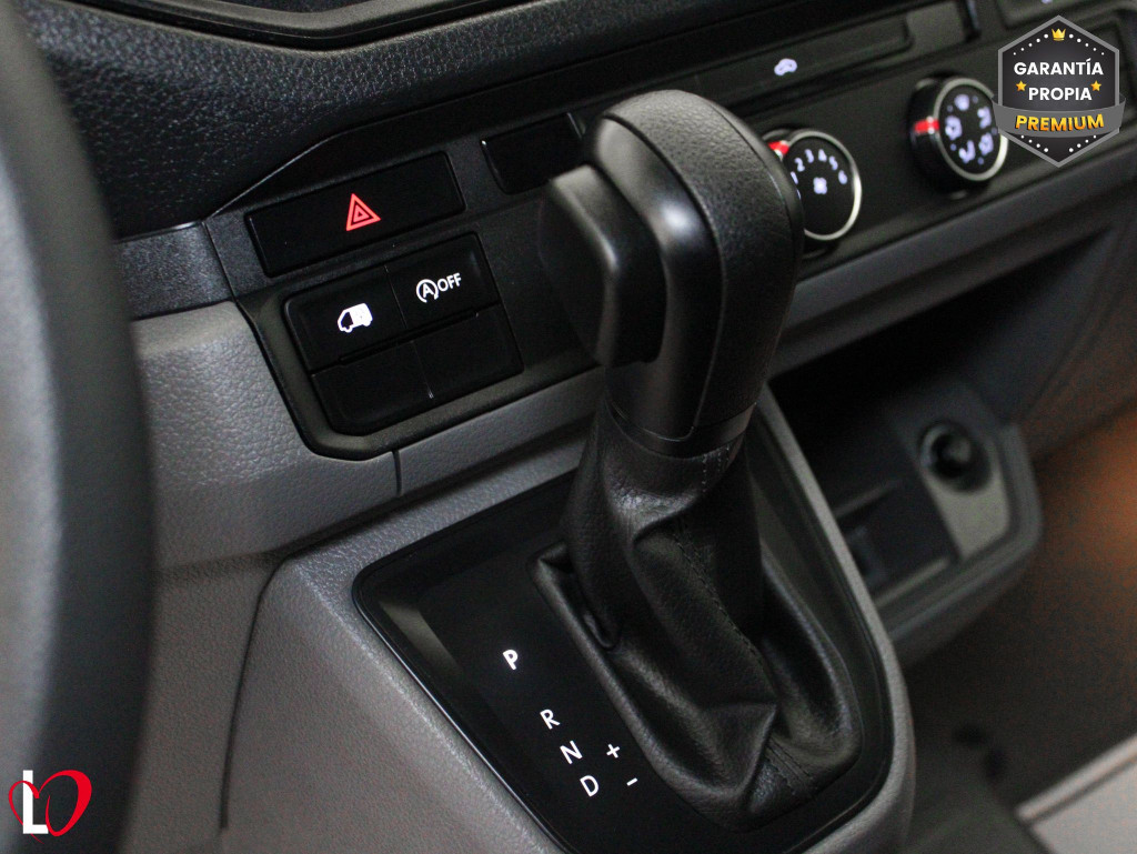 VOLKSWAGEN CRAFTER 2.0 TDI DSG 35 FURGÓN BATALLA MEDIA 177 de segunda mano